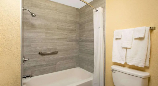 Двухместный номер Deluxe Days Inn by Wyndham Carthage