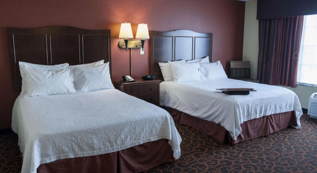 Четырёхместный люкс Hampton Inn & Suites Aberdeen