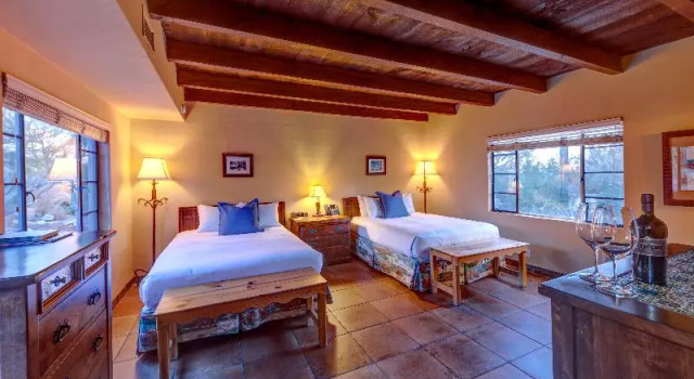 Двухместный номер Standard с балконом Hacienda del Sol Guest Ranch Resort