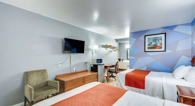 Четырёхместный номер Standard Knights Inn Berea