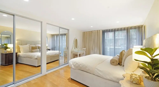 Апартаменты Savoy Court