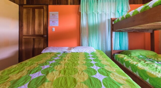 Que Tuanis Hostel Monteverde