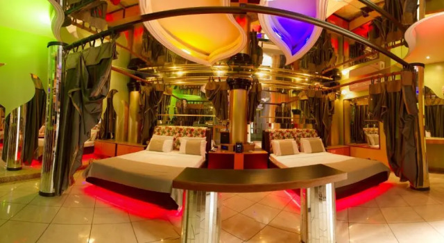Номер Deluxe Status Elegance Hotel