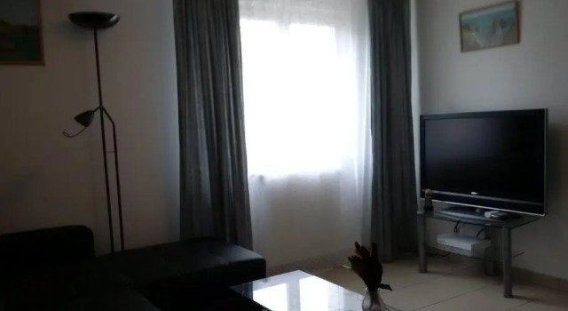 Appart 53 m2 en Rdc maison, jardin, à 50 m plage, Забронировать Апартаменты/квартира Отели в центре Ла-Тюрбаль, в центре