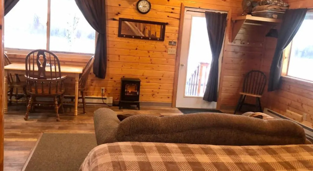 Susitna River Lodging, Riverside Cabins, Reserva ahora Casa o chalet Talkeetna Alaska
