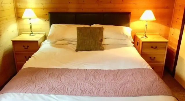 Goldcrest 3 Hot Tub, Забронировать Дом для отпуска Кармартен Carmarthenshire