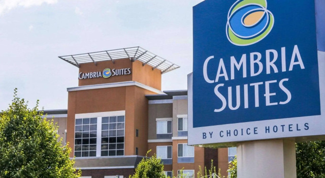Кровать в общем номере SpringHill Suites by Marriott Fort Collins