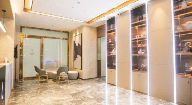 Lavande Hotel (Shenzhen East Gate International Trade metro station store), Rezerwuj Hotel Hotele w Shenzhen z parkingiem, Parking