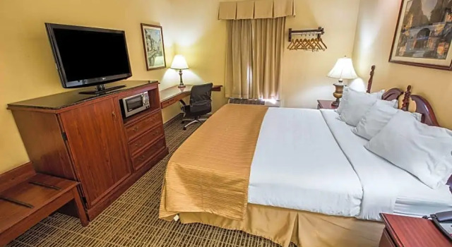 Люкс Quality Inn Kingsport South