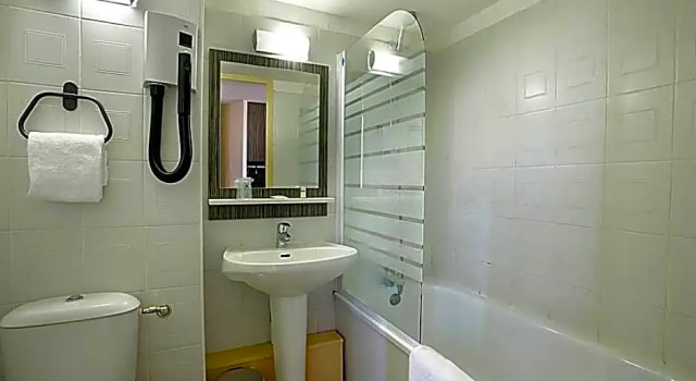 Трёхместный семейный номер Comfort The Originals City, Hôtel L'Acropole