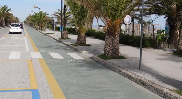 Appartamento Prima Fila Mare, Book Apartment Hotels in Abruzzo with Parking, Parking