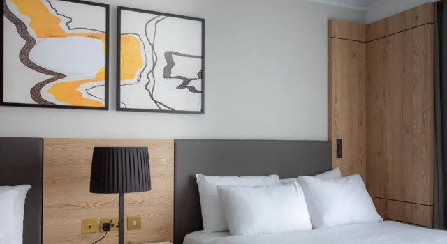 Четырёхместный номер Standard Crowne Plaza Marlow by IHG