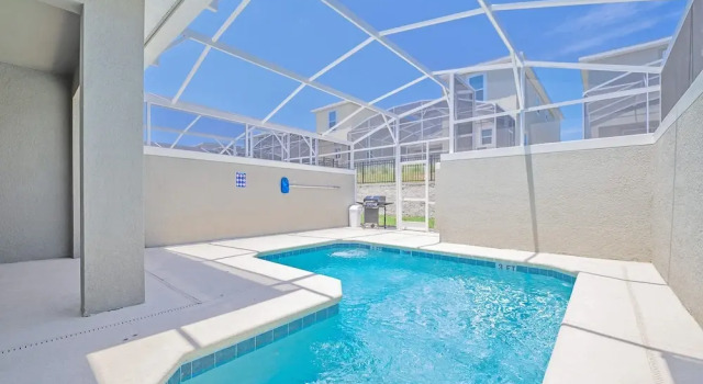 Upstay - Championsgate Home w Private Pool BBQ