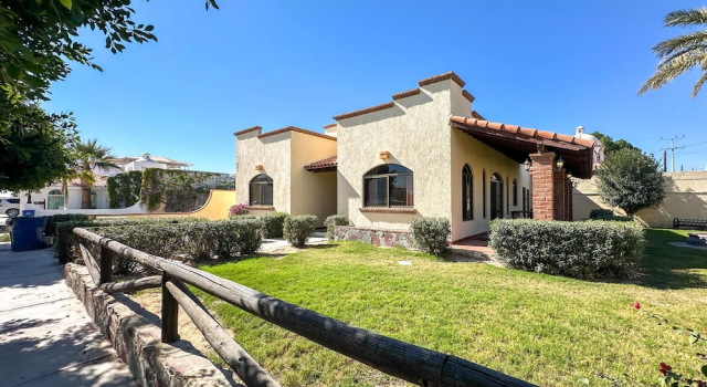 Tranquil Family Escape With Large Patio, Book Vacation Home Puerto Penasco Sonora