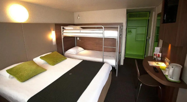Четырёхместный номер B&B HOTEL Avignon Sud Parc des Expositions