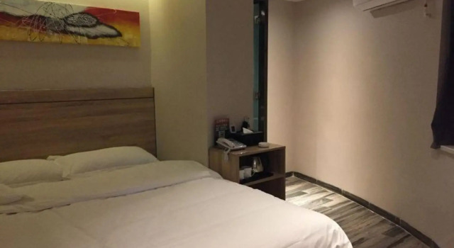 Zhongshan Jiating Apartment (Mingzhu Station Wangyu Road Branch), Boek Appartement Hotels in Guangdong met parkeren, Parkeren