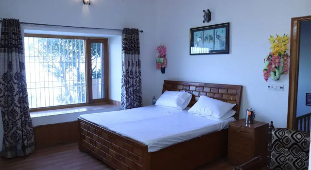 Rooptara Valley Luxury Cottage, Varaa Lomakoti Mökit kohteessa Ranikhet, Mökki