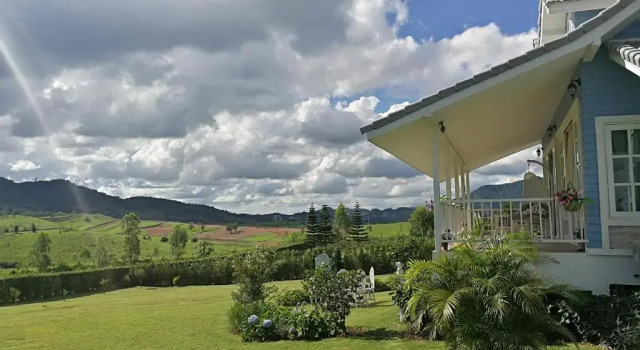 Бунгало Deluxe Misty English Cottage