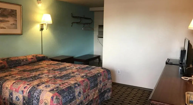 HWY Express Inn & Suites, Prenota Hotel Stillwater Oklahoma