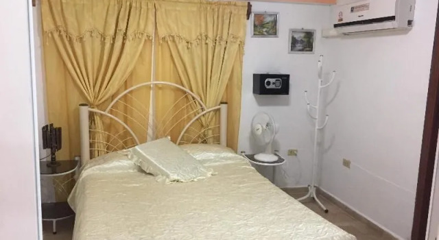Hostal Torres, Забронировать Отель Гавана Гавана, рядом с Старая площадь