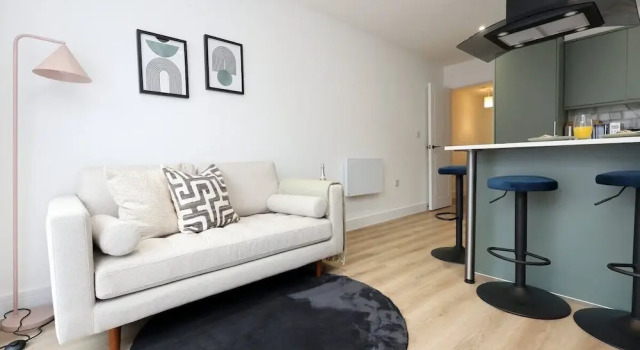 Chic 2 Bed Flat Near Central Cardiff