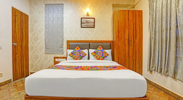 Номер Premium FabHotel Emerald Suites - Near MG Road Metro Station