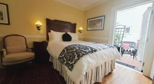 Pettigru Place Bed & Breakfast, Забронировать Отель «постель и завтрак» Downtown Greenville Гринвилл