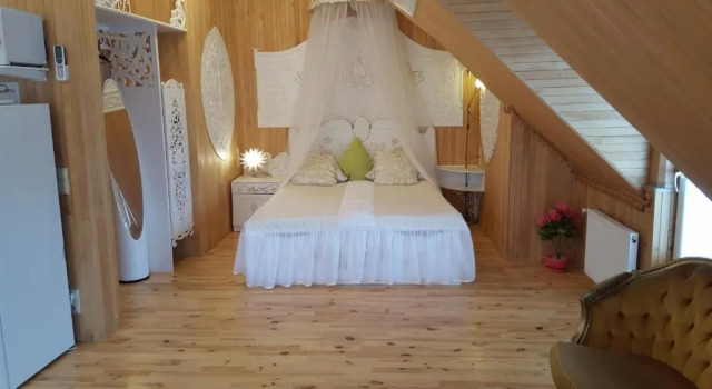 Апартаменты Deluxe Naiza Guesthouse and Apartments