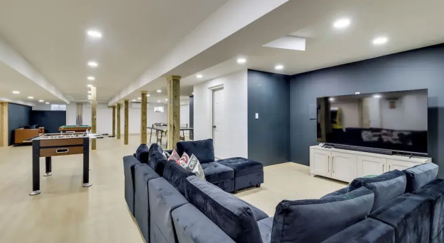Hot Tub & Epic Game Room! Poconos Family Retreat, Boek Vakantiehuis Blakeslee Monroe County