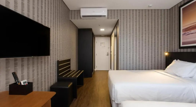 Четырёхместный номер Superior Hilton Garden Inn Praia Brava