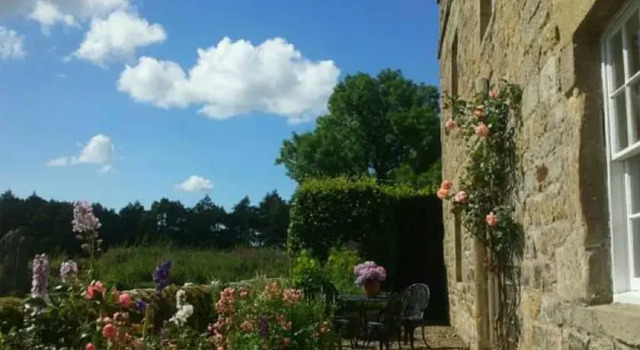 Standing Stone Farmhouse B&B, Забронировать Отель «постель и завтрак» Малфен Нортумберленд