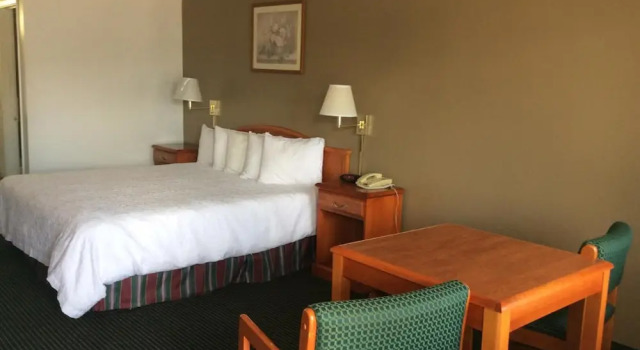 Sagamar Inn, Buchen Sie Gasthaus Cleburne Dallas - Fort Worth und Umgebung