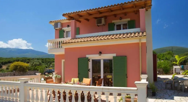 Вилла с видом на сад Iliachtides Villas