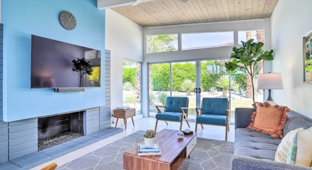 Pool & Mountain Views: Palm Springs Home!