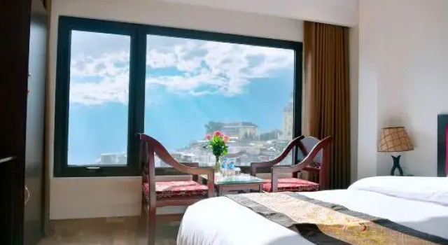 Номер Deluxe с видом на горы SAPA KING HOTEL HUNG VUONG HOTEl