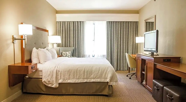 Двухместный номер Accessible Premium Hampton Inn Charleston-Daniel Island