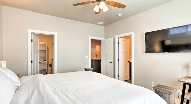 Flagstaff Getaway w/ Yard: 4 Mi to Downtown!