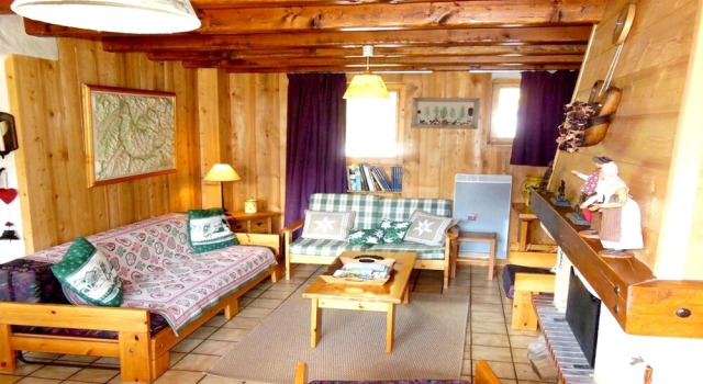 Chalet With in Champagny en Vanoise With Wonderful Mountai, Prenota Chalet Hotel a Rodano-Alpi con parcheggio, Parcheggio