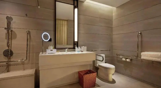 Двухместный номер Standard с балконом DoubleTree Resort by Hilton Hainan – Xinglong Lake