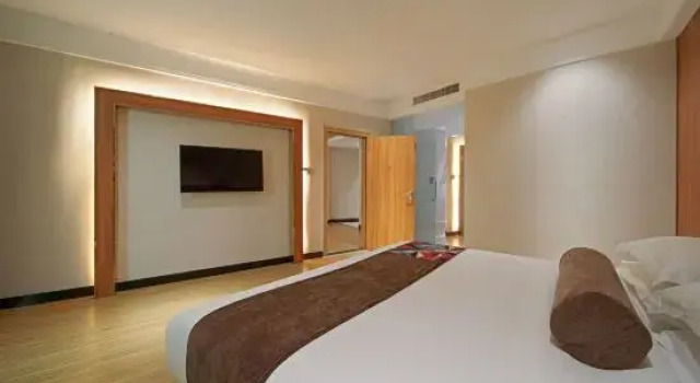 Люкс Business Xindi Hotel (Guangzhou Cultural Tourism City Huaguoshan Subway Station)