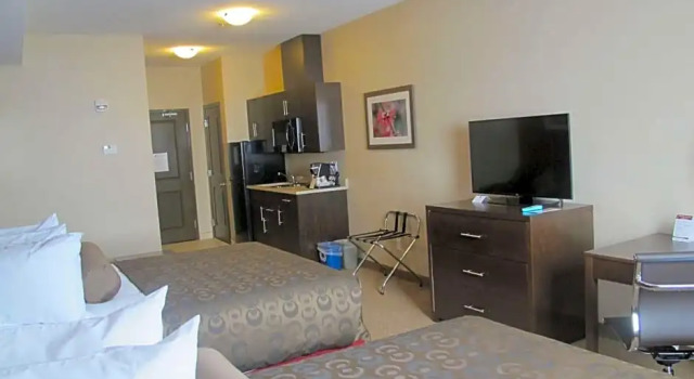Четырёхместный номер Standard Best Western Plus Kindersley Hotel
