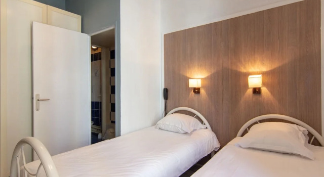 Номер Comfort Hotel du Pharo