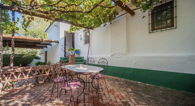 Rustic Cottage in El Padul Near the City Centre