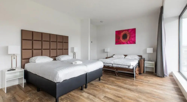 Brand new Luxury Villa on a Small-scale Park, Rezerwuj Willa Hotele w Veluwe z parkingiem, Parking