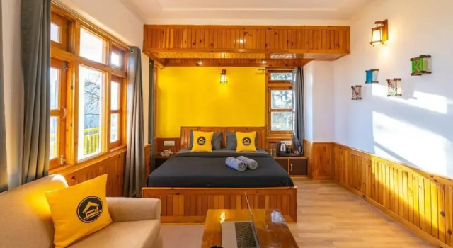Четырёхместный номер Deluxe с балконом и с видом на горы The Hosteller Narkanda
