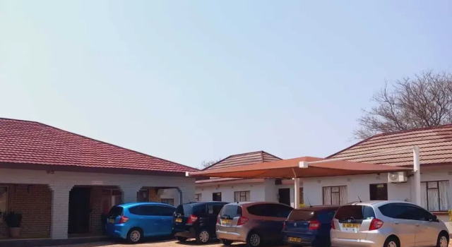 The Wild Thing Guesthouse, Rezervovat Penzión Serowe Central District