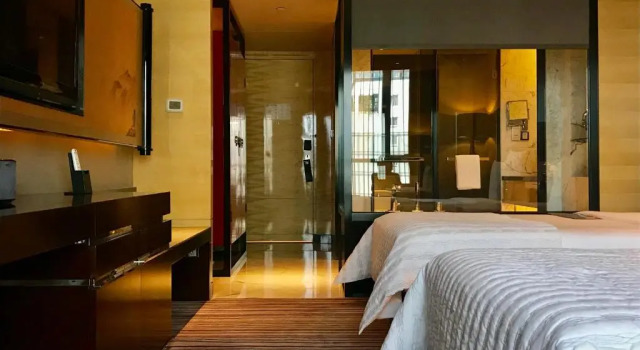 Двухместный номер Deluxe Le Meridien Chongqing Nanan
