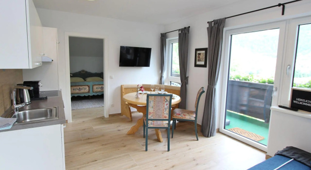 Peaceful Apartment in Sankt Michael im Lungau with Pool, Rezerwuj Apartament Hotele w Katschberg z basenem, Basen