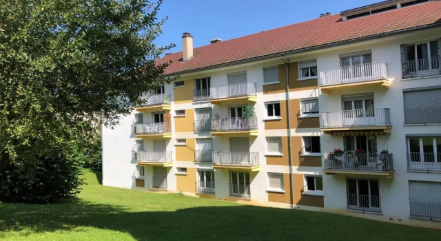 Charmant Studio à 2 pas de la gare, Забронировать Апартаменты/квартира Отели Горного массива Юры с парковкой, Парковка