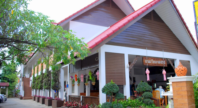 Кровать в общем номере Lanna Thai Guesthouse